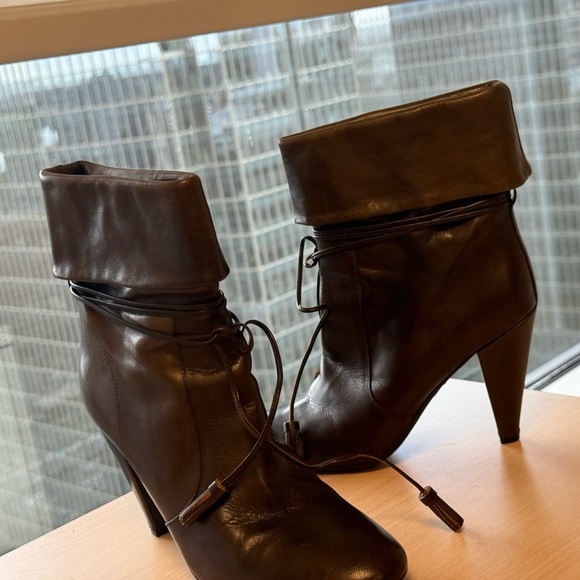 Fornarina 8.5 (39) MINT almost BRAND new Dark Brown Leather Boots with tassles - Picture 15 of 16